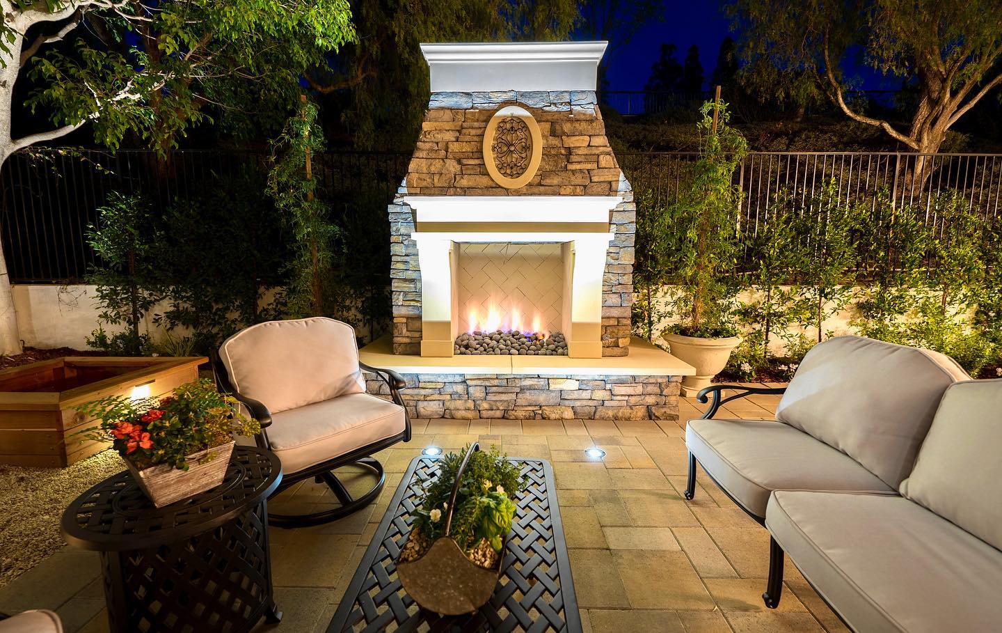 backyard fire pits and fireplaces